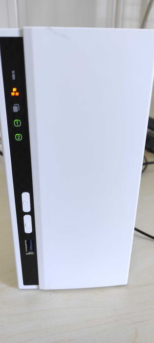 NAS QNAP TS-233 com 2X2TB