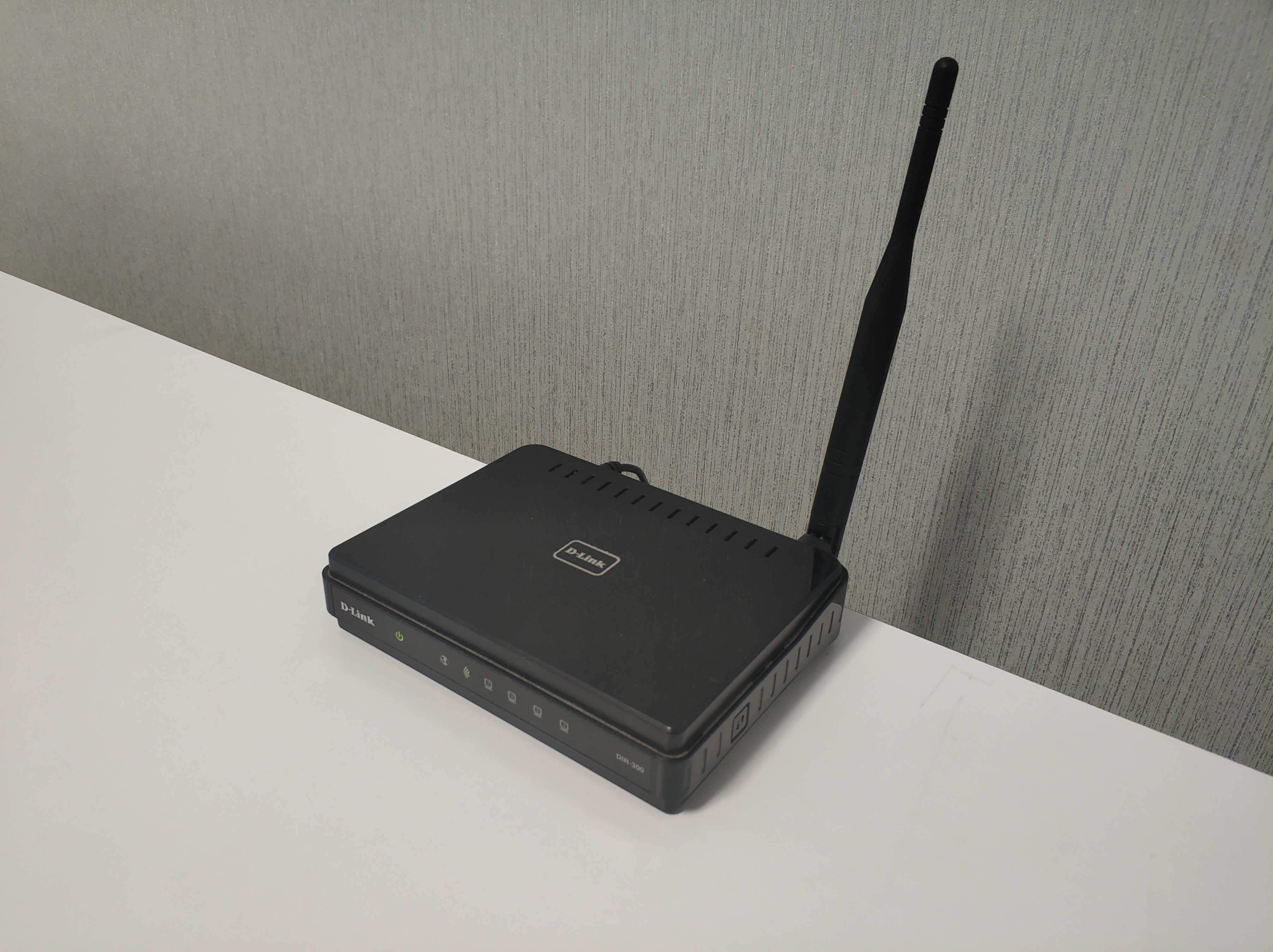 4G USB WiFi модем-роутер LDW931 / Маршрутизатор D-Link DIR-300/NRU/B6A