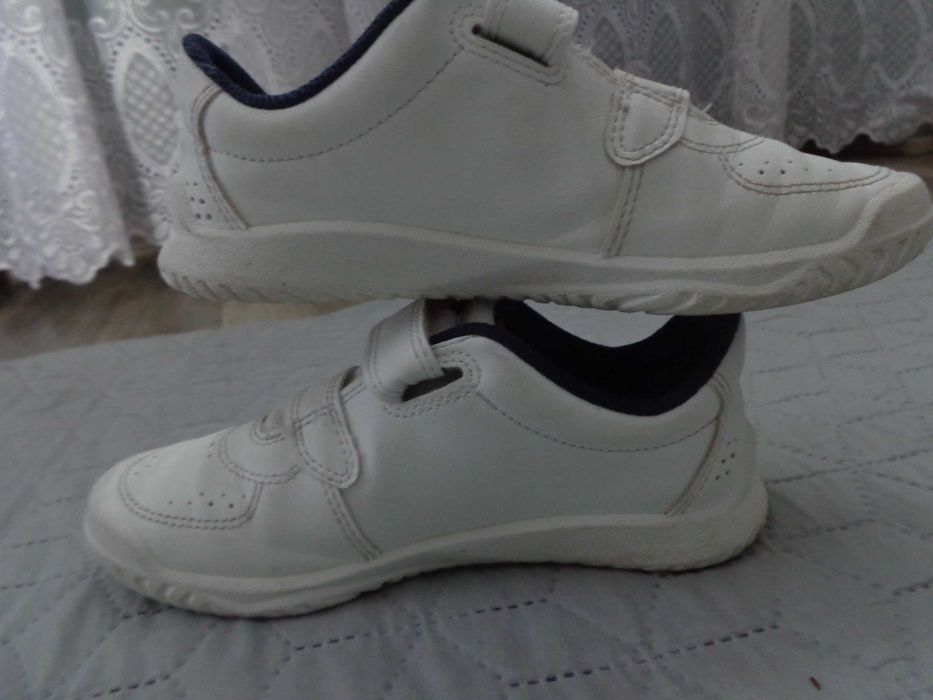 Buty zapinane na rzepy, rozmiar 32