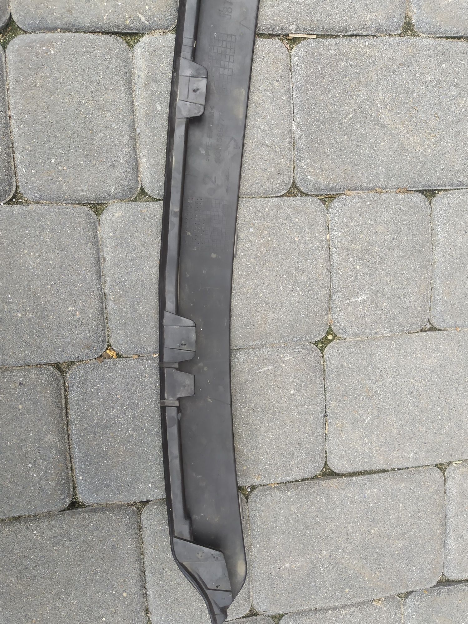 Renault Captur 13- 13-17 listwa zderzaka przód przednia spoiler guma