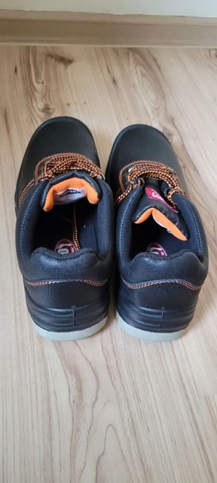 Nowe buty robocze r. 42