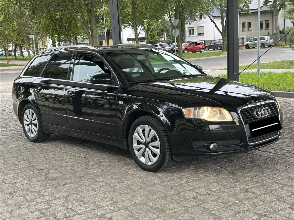 Ładna Audi A4 b7   1.6 8v z gazem klimatronik