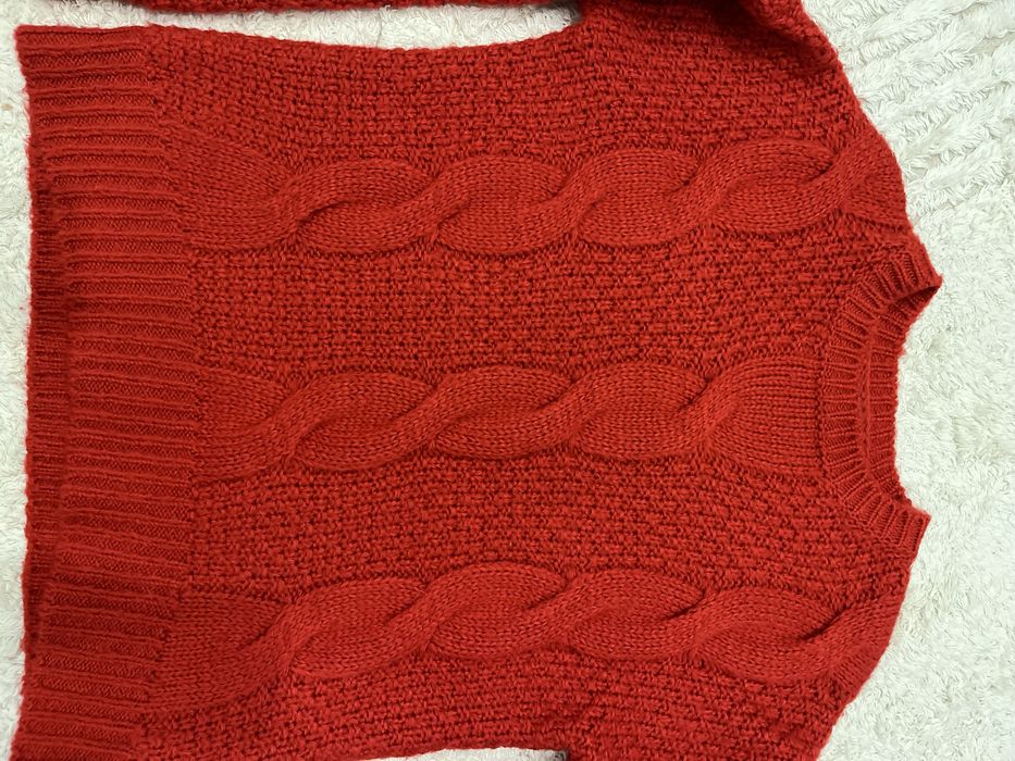 Светр червоний primark