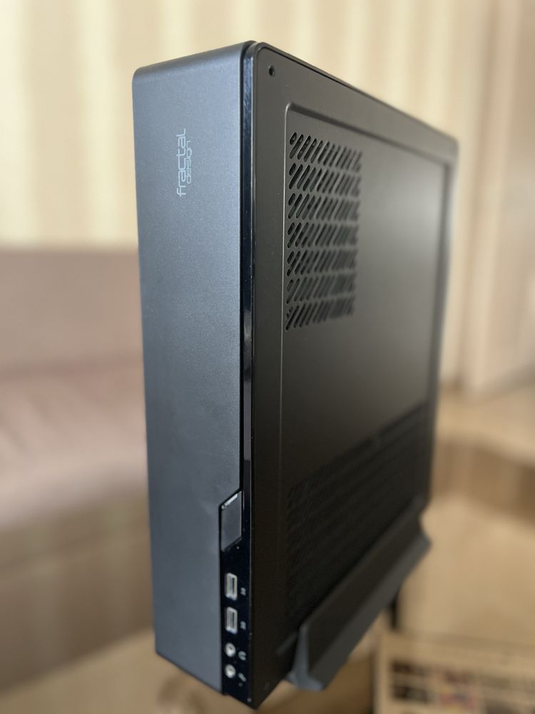 Продам корпус + бп - Fractal Design Node 202/Chieftec 450W