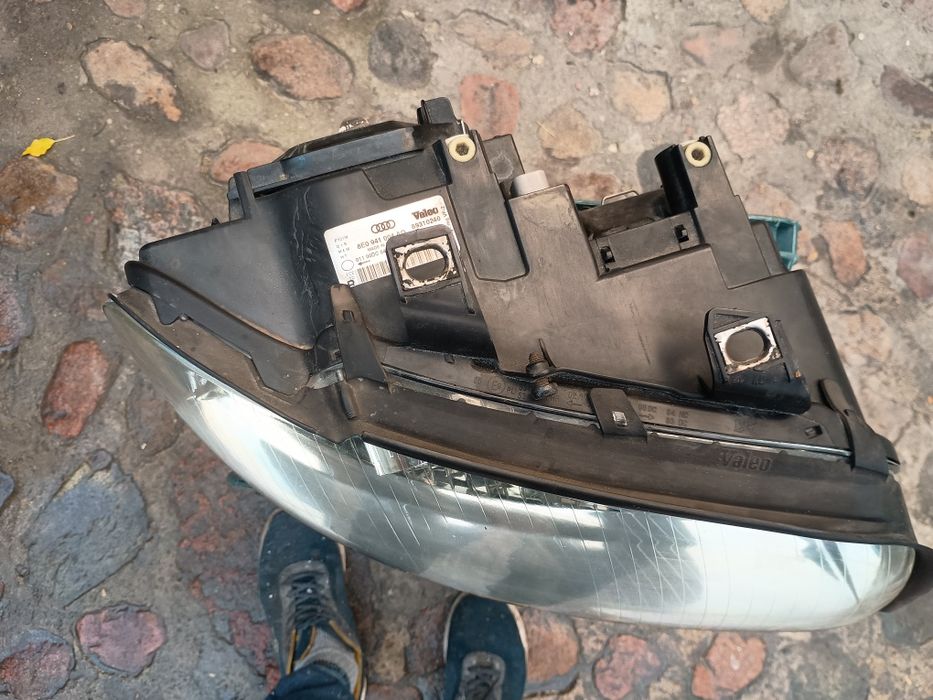 Audi a4 b6 lampy prawa lewa ksenon z żarówkami z przetwornicami