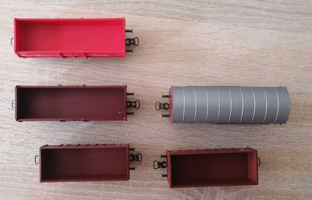 Wagony towarowe ROCO H0 pasują do piko