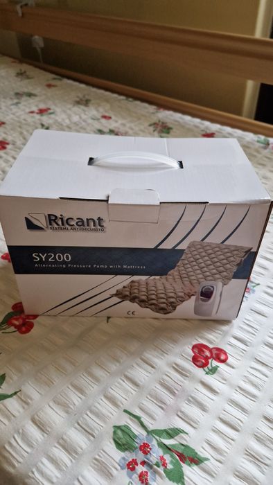 Cama articulada com 1 semana de utilização