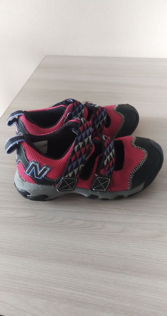 Sandałki New Balance rozm 28