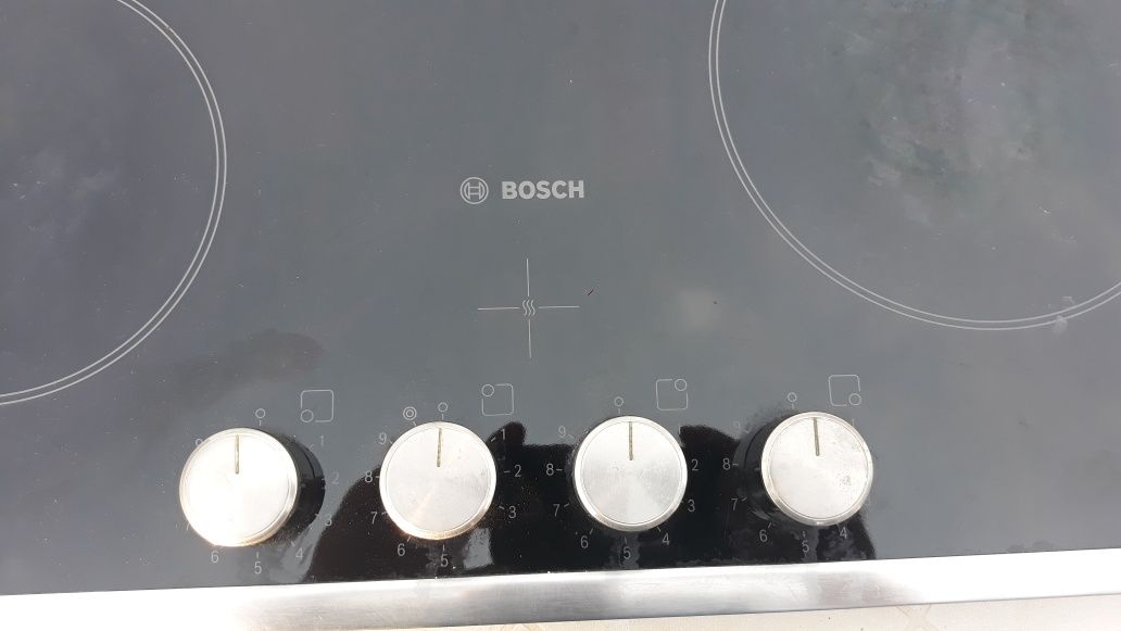 Kuchenka elektryczna Bosch PKF645V14E