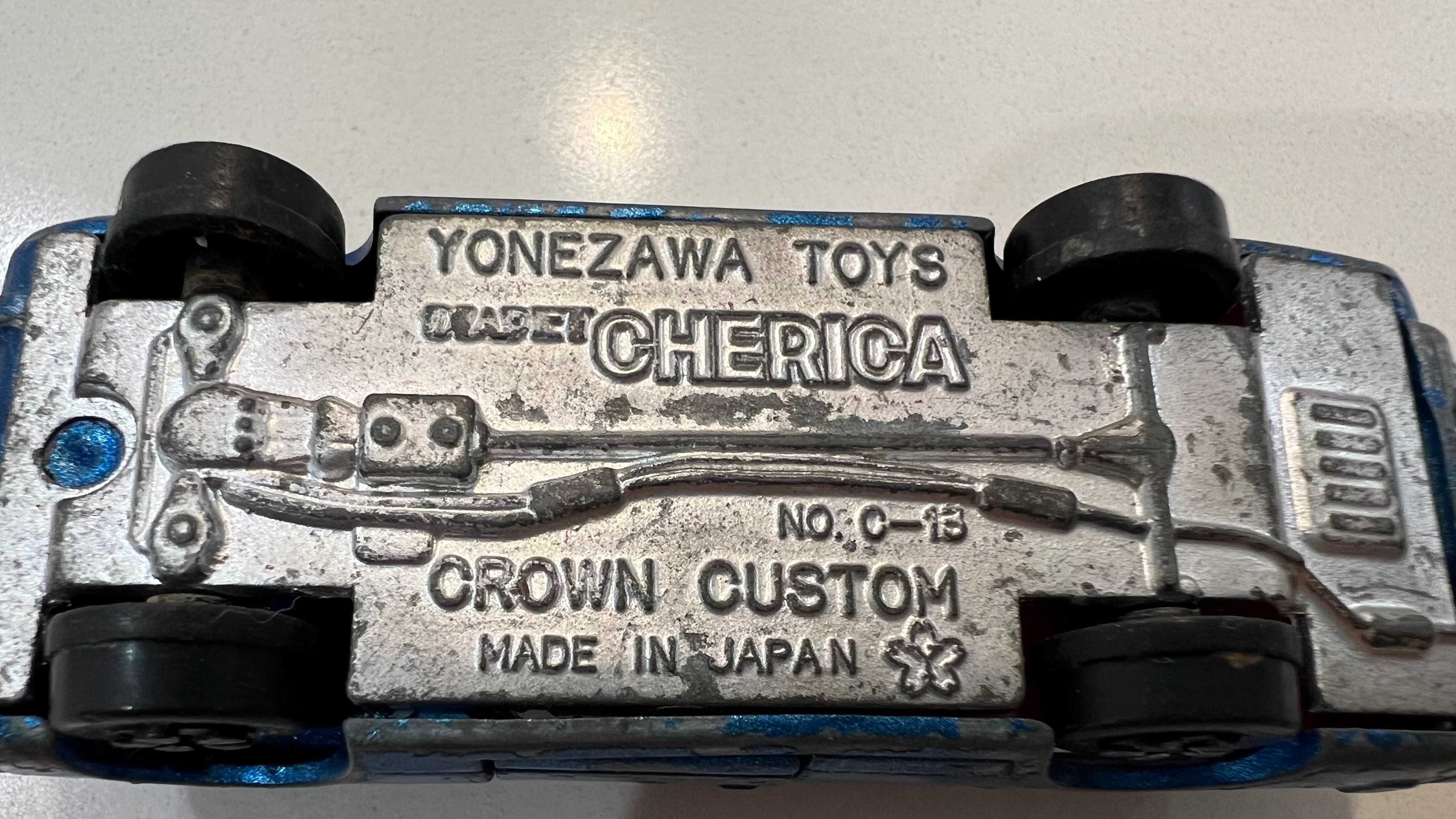 miniatura automovel vintage Toyota Crown custom Serie n° C-13