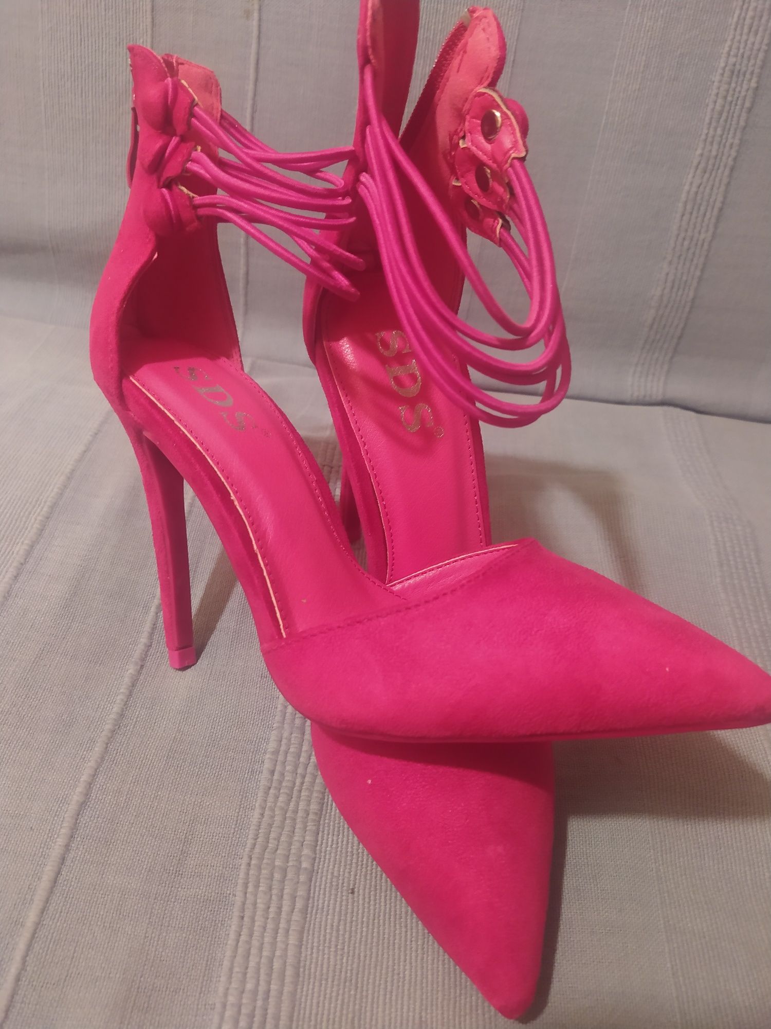 Buty szpilki SDS rozmiar 35