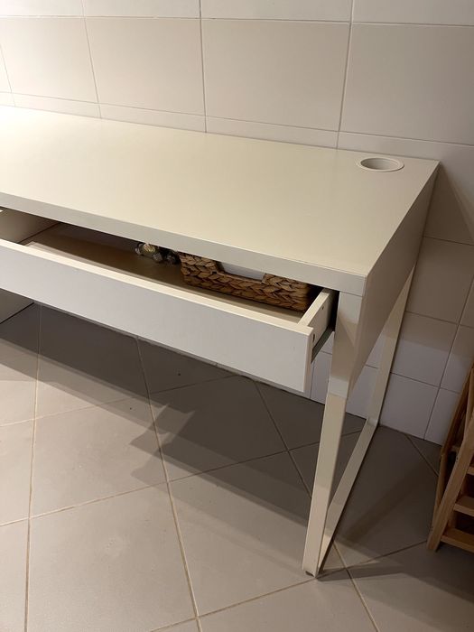 Secretária branca IKEA Micke 142x50cm
