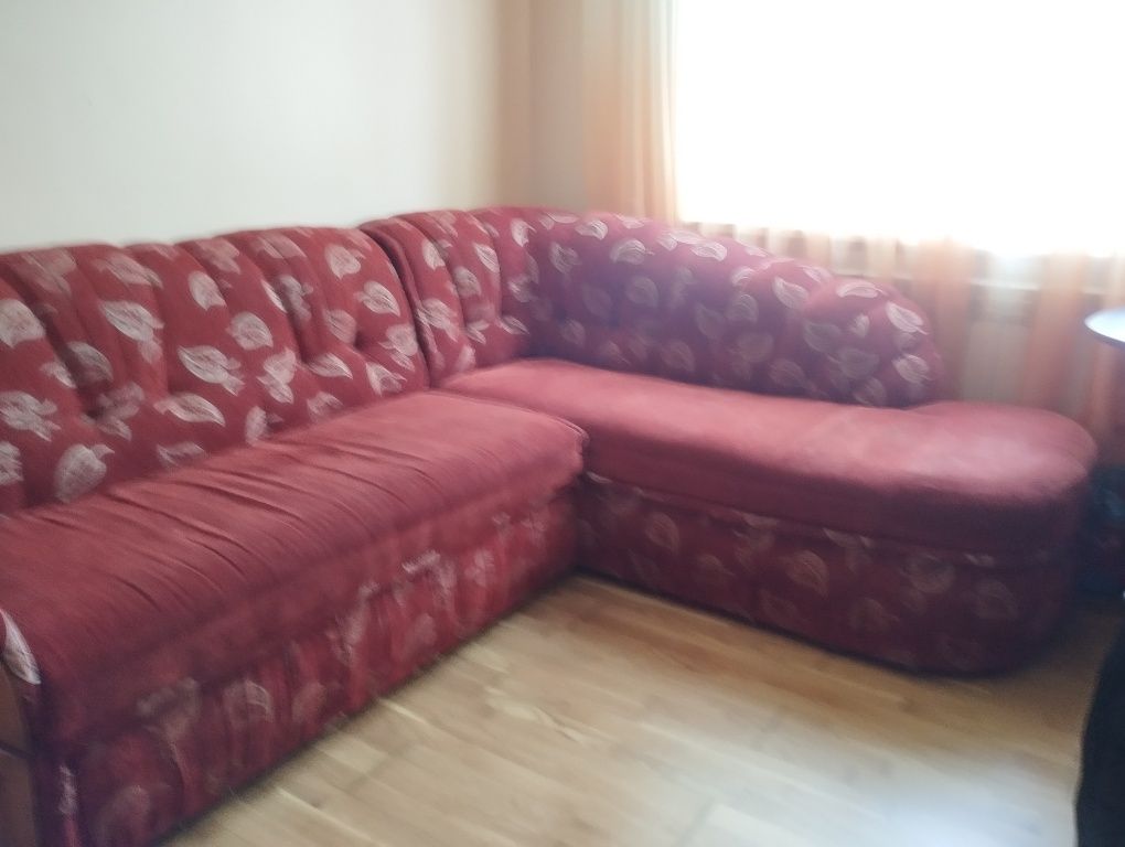 Продам м'який куток і два крісла