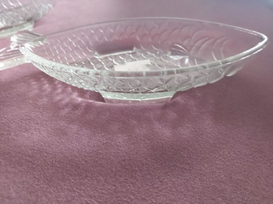 Miska, naczynie w kształcie ryby z przezroczystego szkła