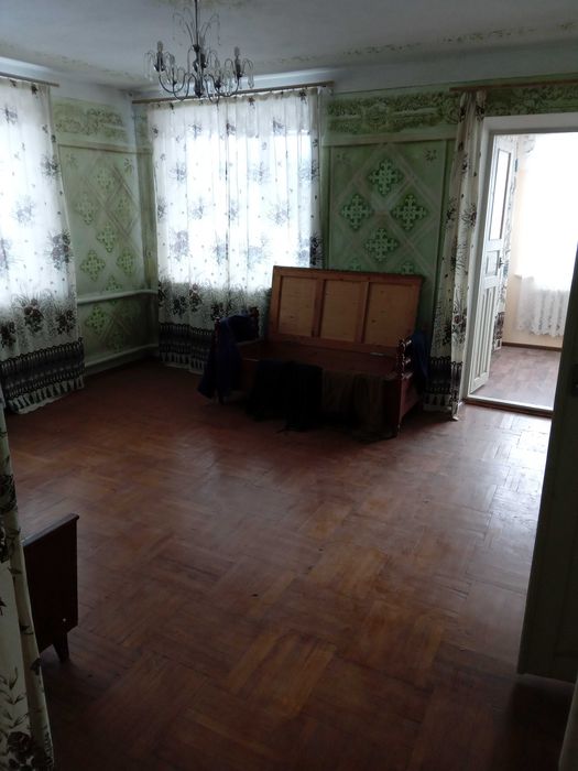 Продаж житлового будинку