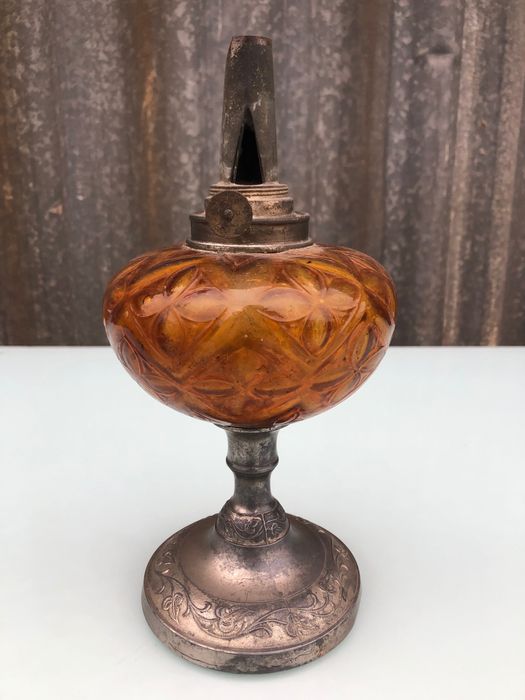 Stara lampa naftowa -