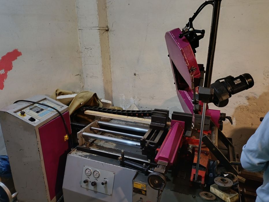 Piła taśmowa z podajnikiem automat frezarka szlifierka wahadłowa MMM