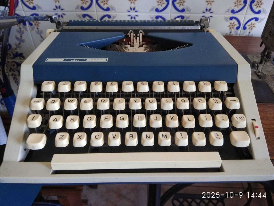 Maquina antiga escrever  abc 2000