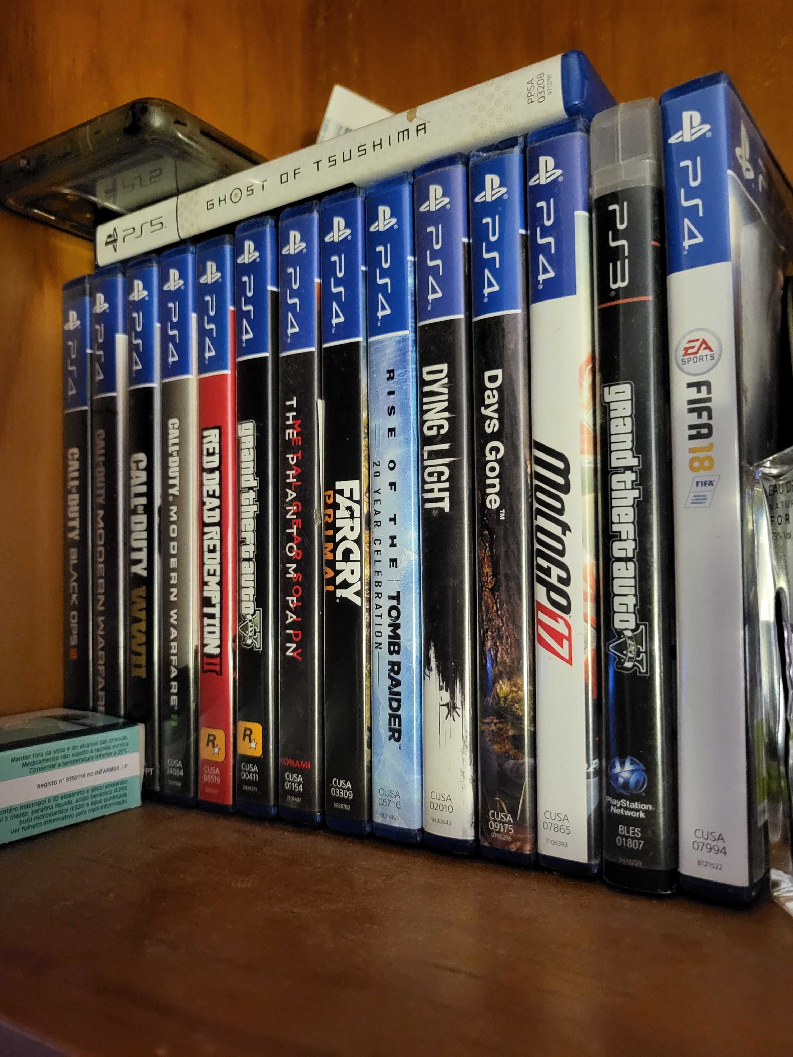 Ps4 dois comados e 13 jogos