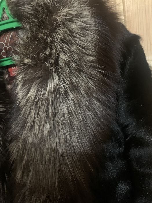 Шуба с козлика та комір з чорнобурки