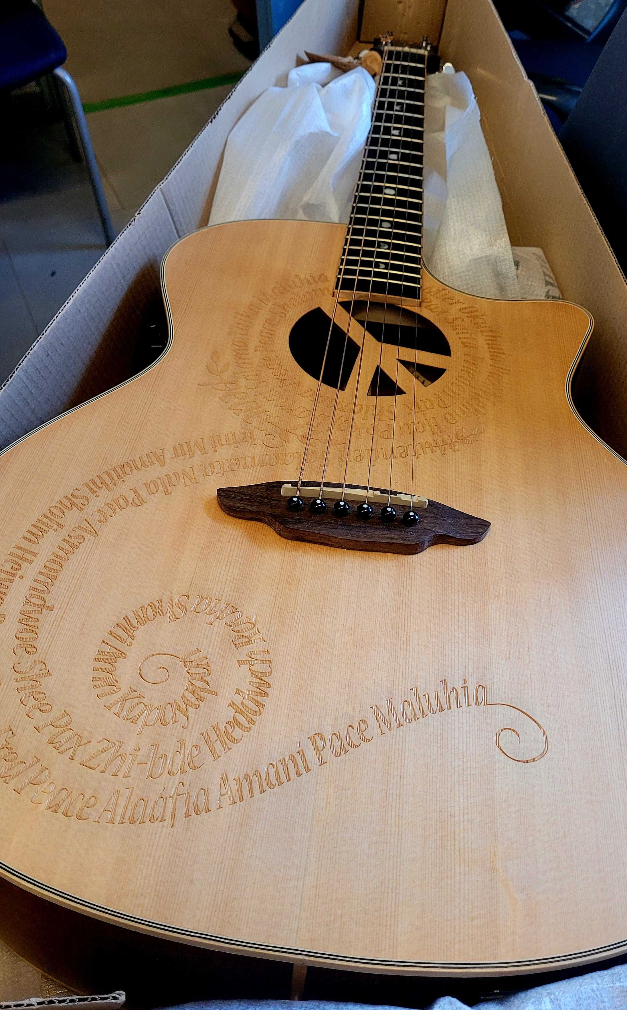 Luna Oracle Grand Concert Peace - gitara elektro-akustyczna