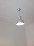 Candeeiro de teto suspenso em metal