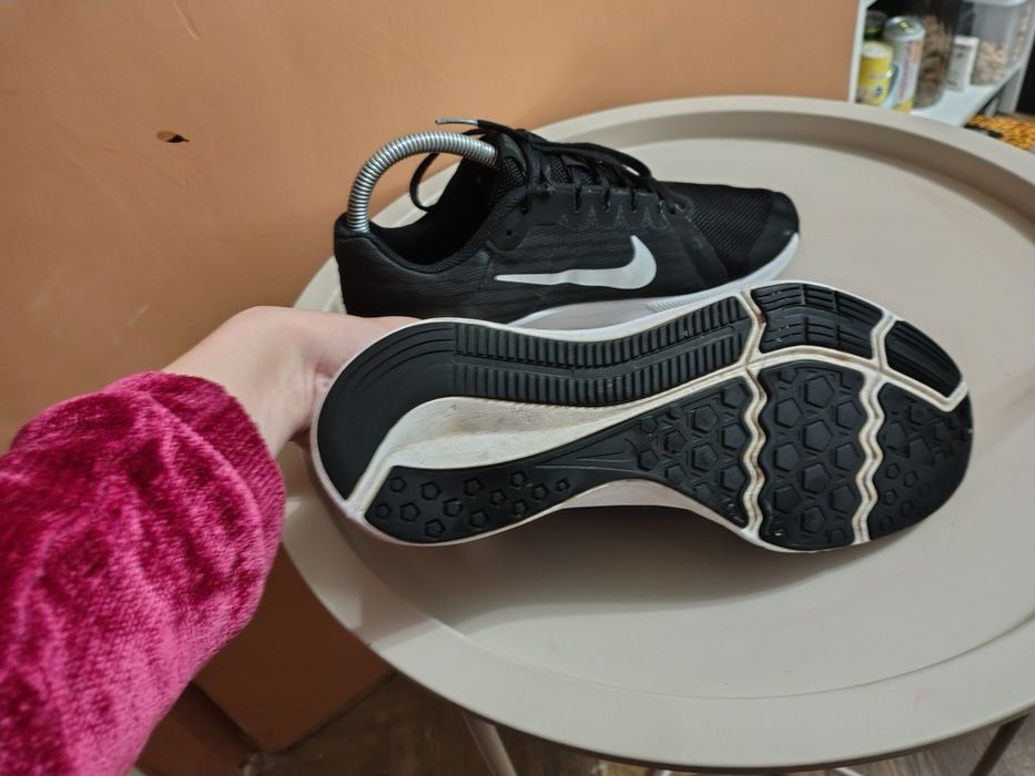 Кросівки для бігу NIKE Downshifter