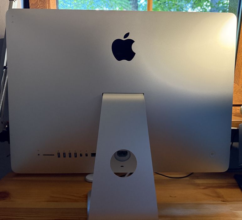 iMac 21.5 2013 1TB HDD i5 8GB ram