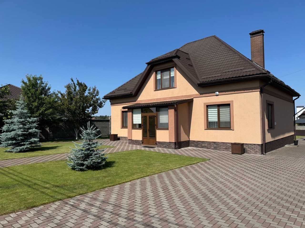 Продам доглянутий будинок у хорошій локації!