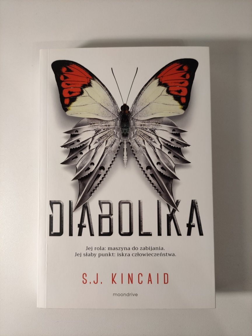 Diabolika - S. J. Kincaid