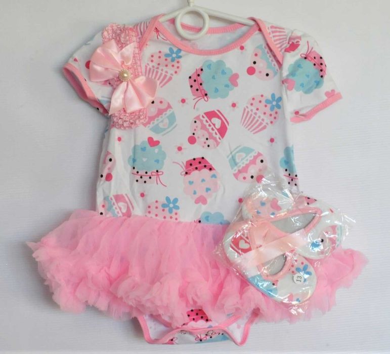 Komplet niemowlęcy body spódnica tiul buciki opaska 80