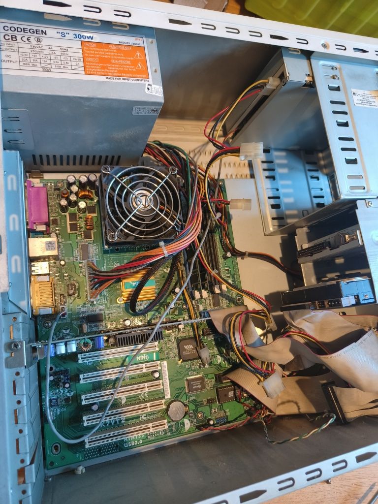 Stary Retro Komputer Do Starych Gier PC Komputer Stacjonarny