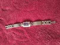 Elegancki damski zegarek firmy Yves Rocher