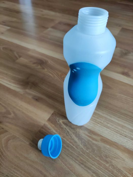 Butelka na wodę smukła poręczna 0,7l