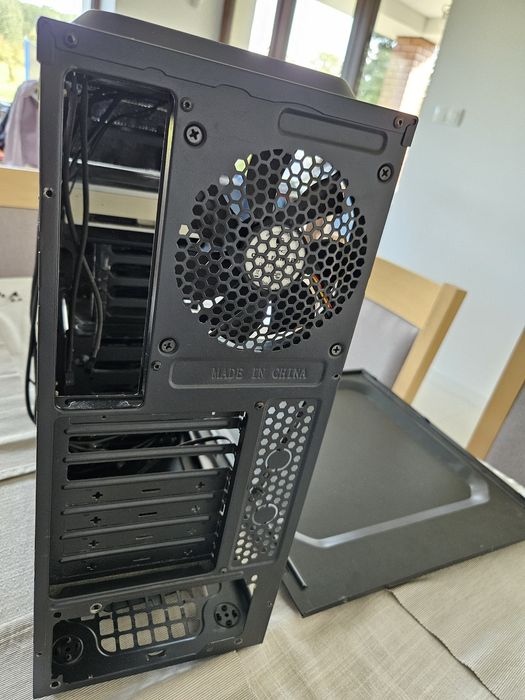 Obudowa SilentiumPC Brutus M23 Pure Black, nagrywarka CD, 3 wentylator