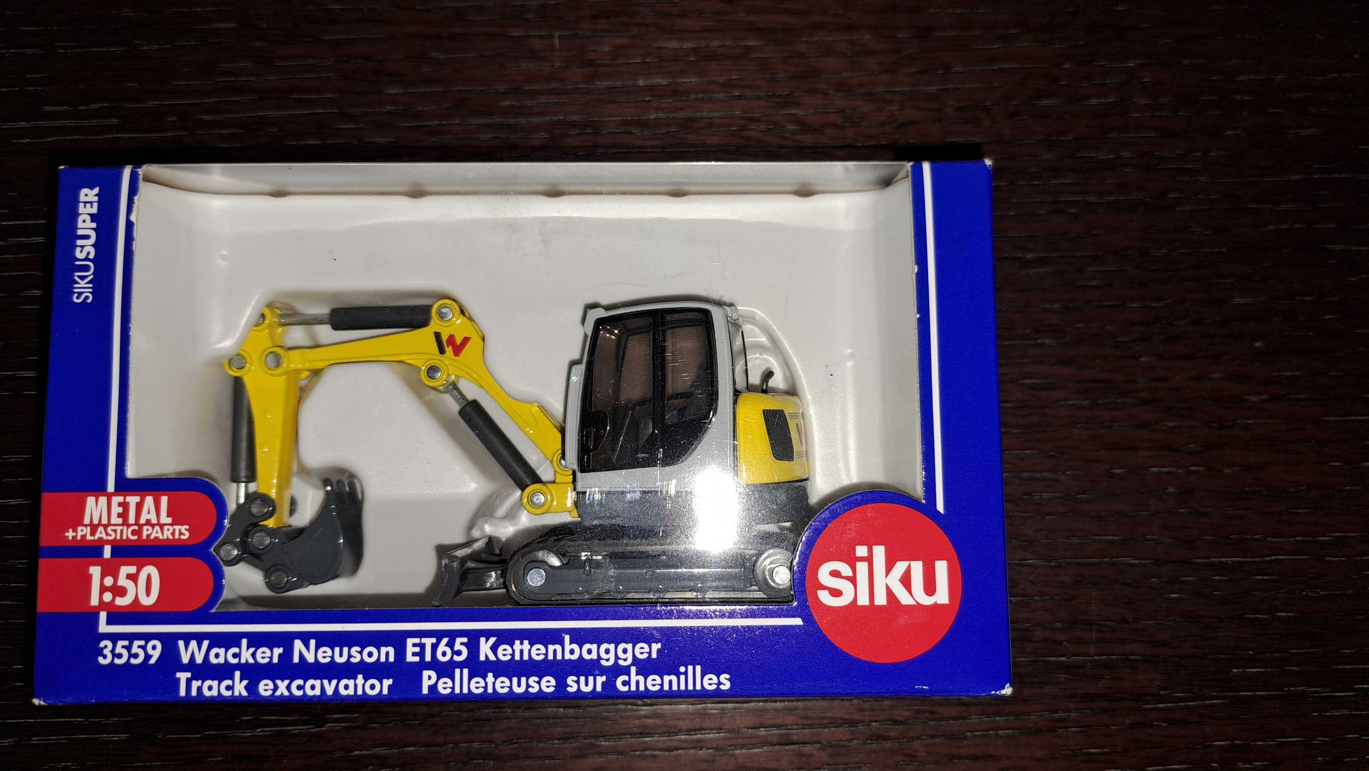 Koparka Wacker Neuson ET65- kolekcjonerski model marki siku