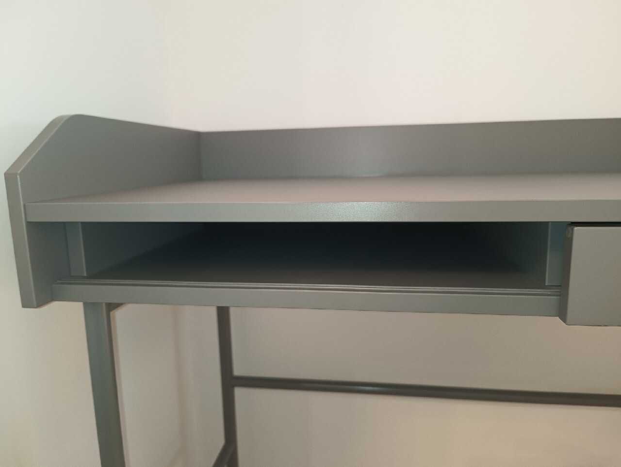 Biurko Ikea Hauga 100x45cm szkolne dla dziecka dzieci regulowane BDB