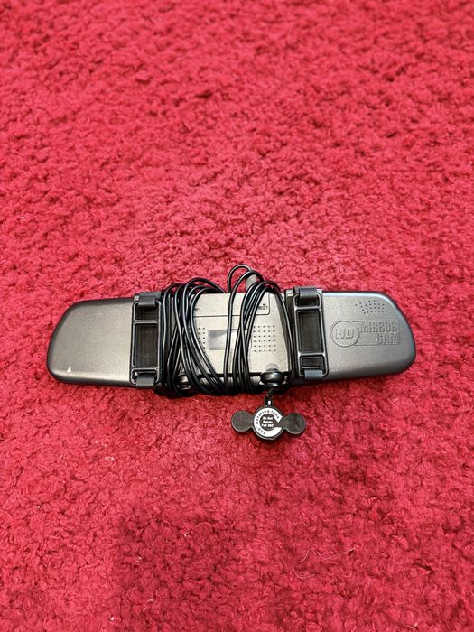 Автомобільне дзеркало заднього виду з камерою відеореєстратор