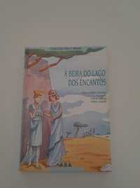 Livro "À Beira do lago dos encantos"