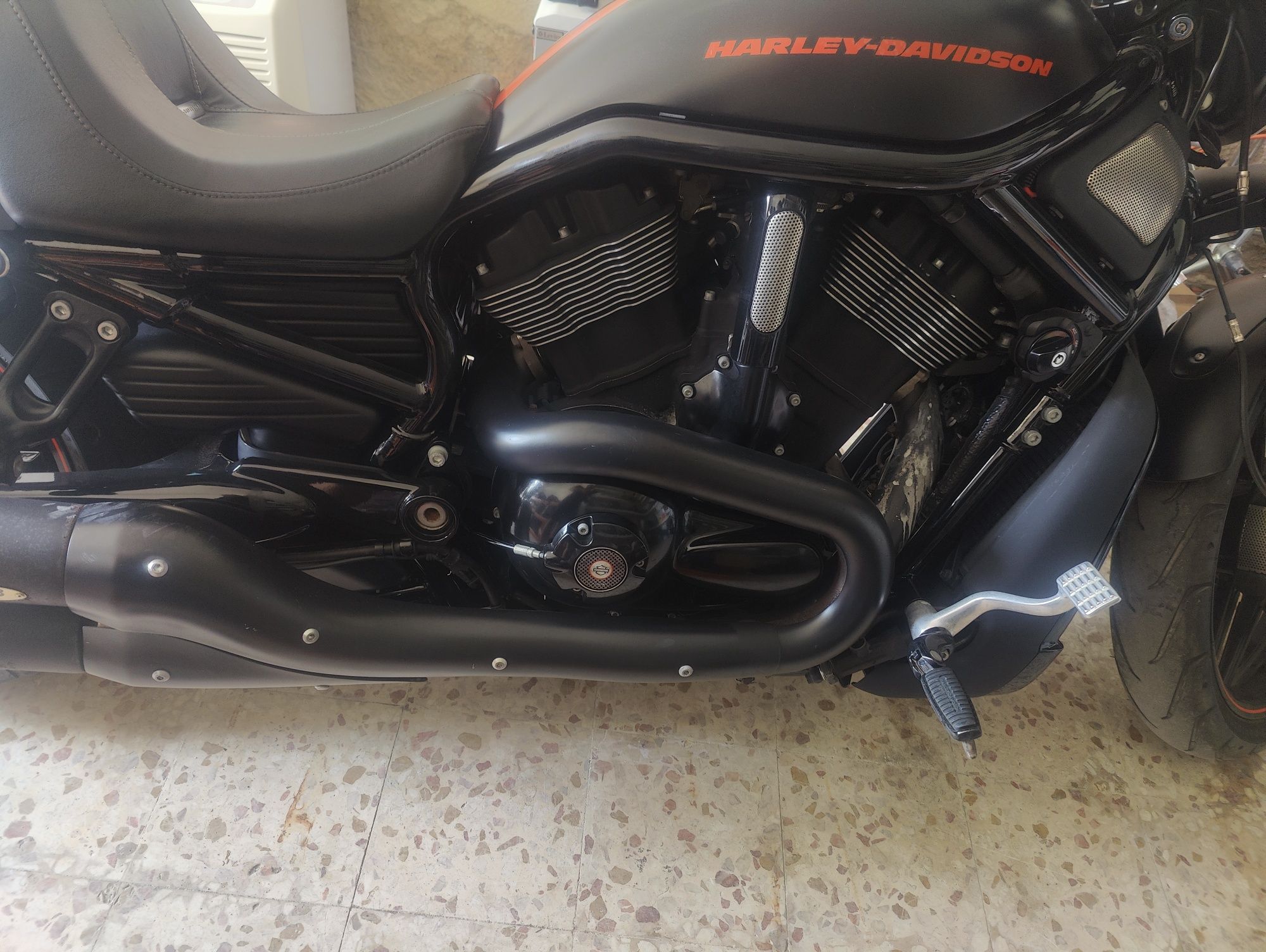 Escape completo+slip on Tab Performance V-rod