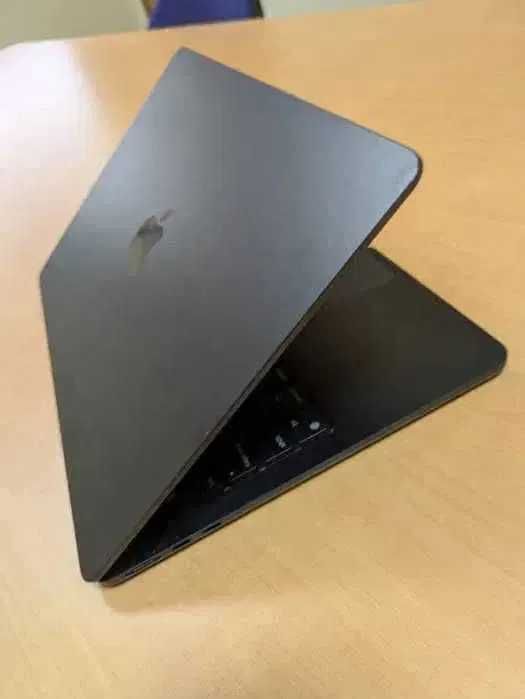 macbook air M2 - 8GB - 256GB - como novo
