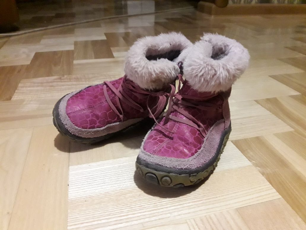 Неймовірно м'які зимові чобітки для маленьких ніжок.

Повн