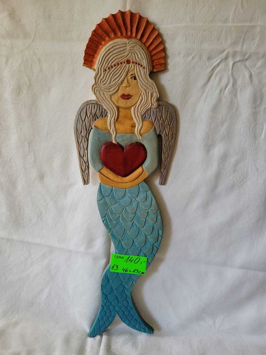 Rzeźba anioła z drewna – ręcznie wykonana