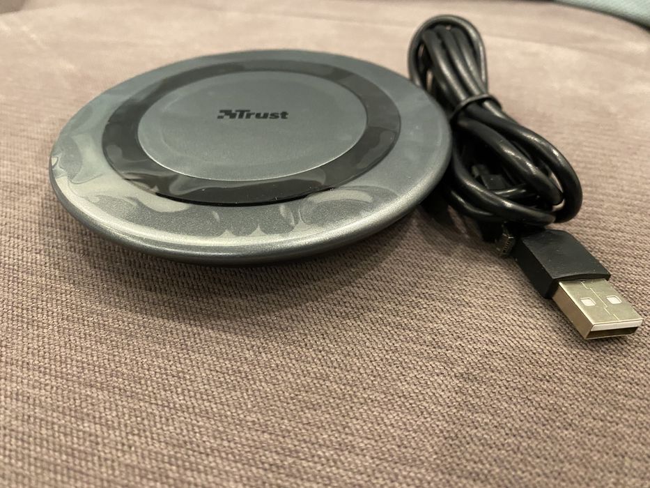 Беспроводное зарядное устройство Wireless Charger 10W Iphone/Samsung