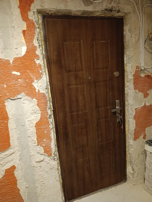 Drzwi z futryną wejściowe 90