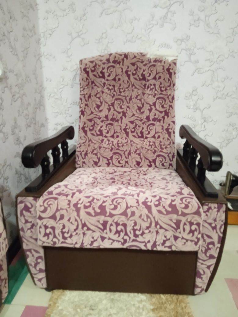 Продам 2 крісла за 6000грн можливий торг