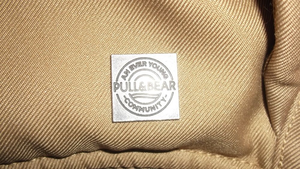 Blusão de homem da marca PULL& BEAR