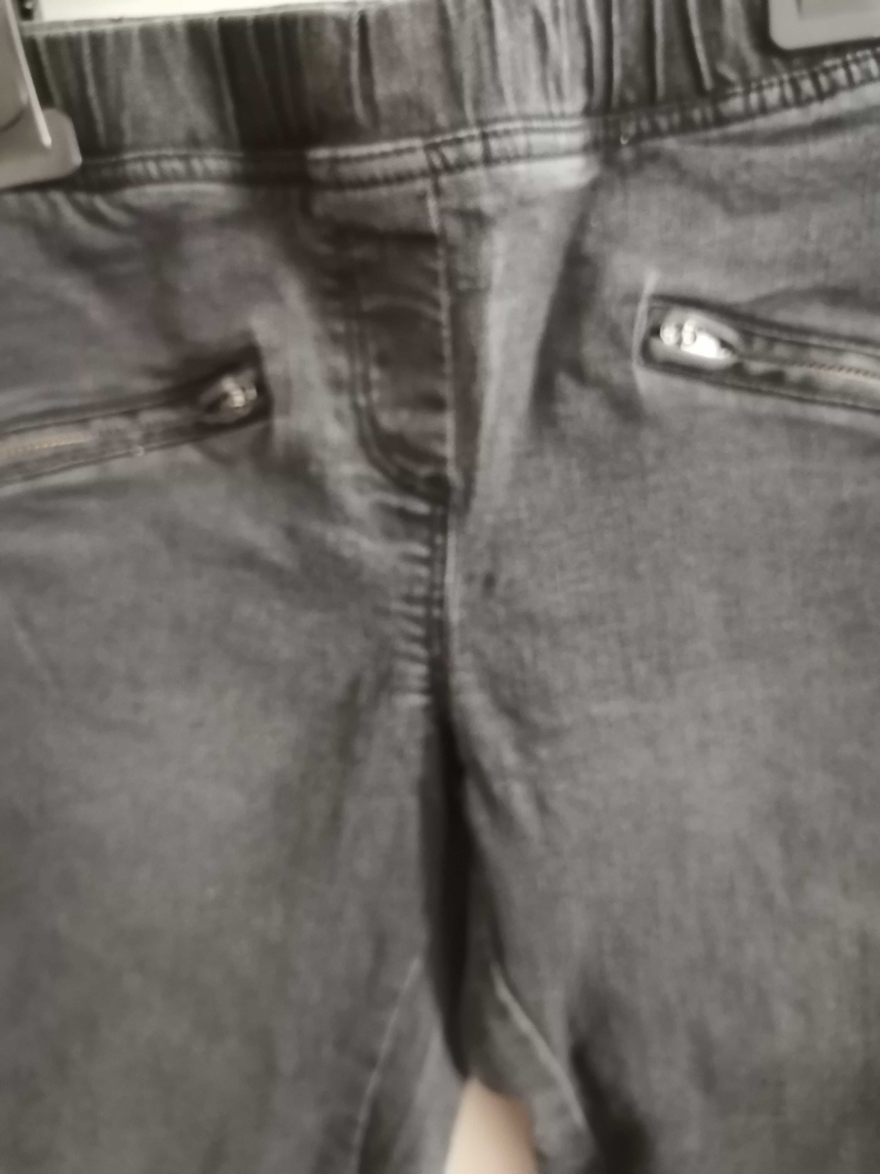 Jeansowe spodnie dla dziewcyznki rozm 140