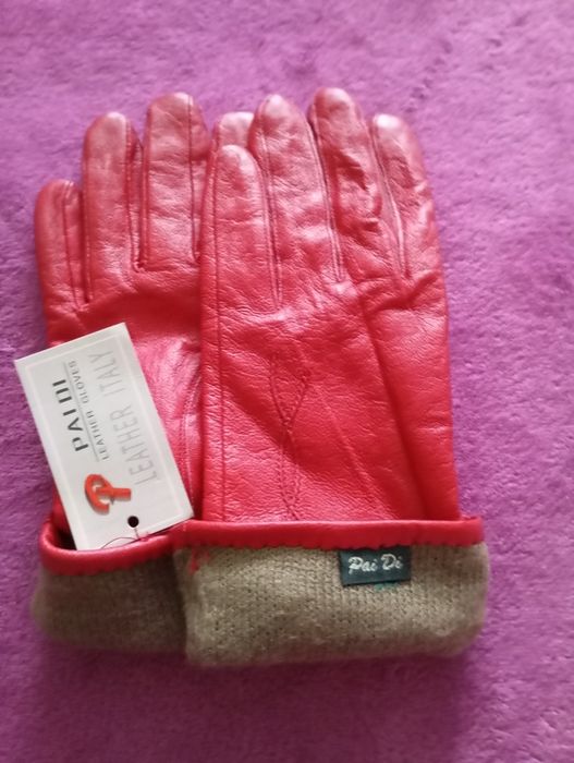 Продам женские,новые, кожаные перчатки.