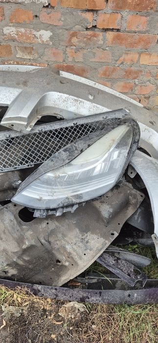 Продам Фара Tesla Model 3